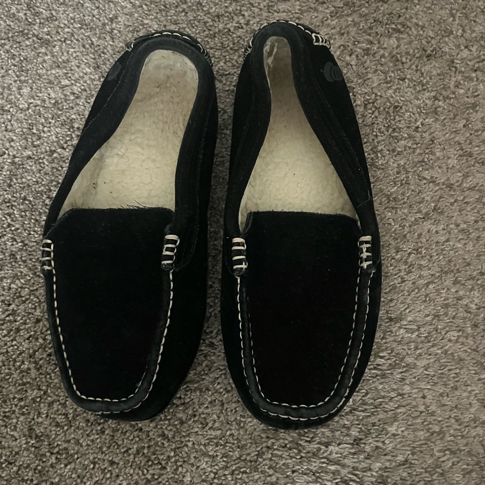 Black shearling slippers